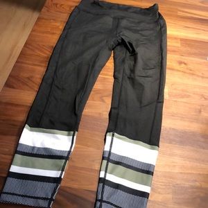 Sarah’s Day OG line leggings size large